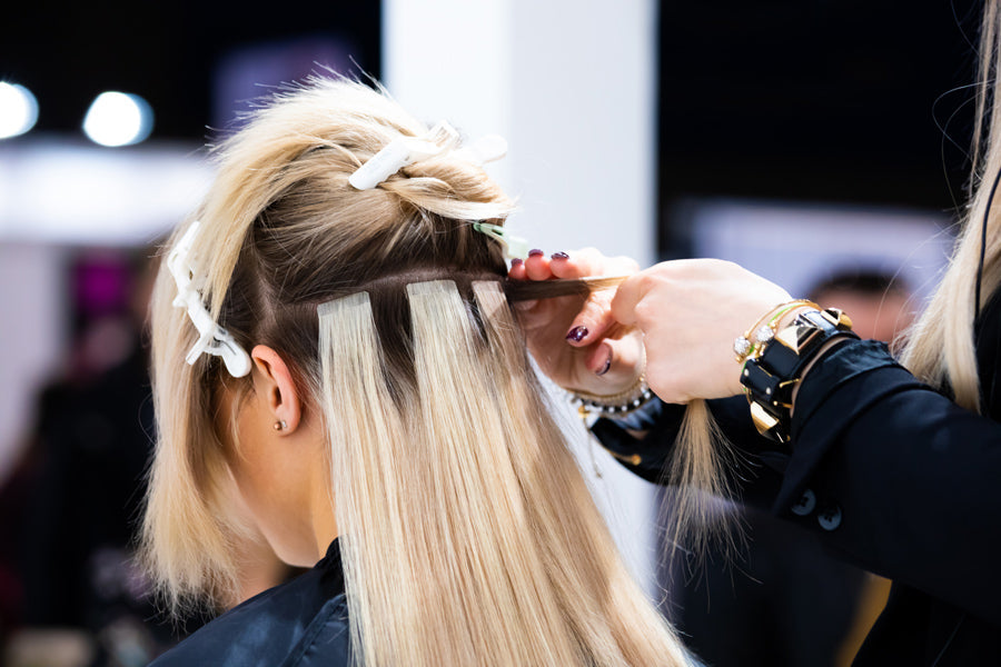 Tape Extensions einsetzen und entfernen: Die besten DIY-Tipps